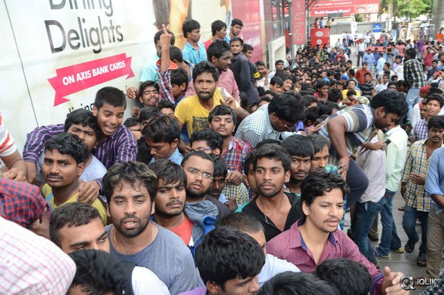 Baahubali-Tickets-Hungama-at-Theaters